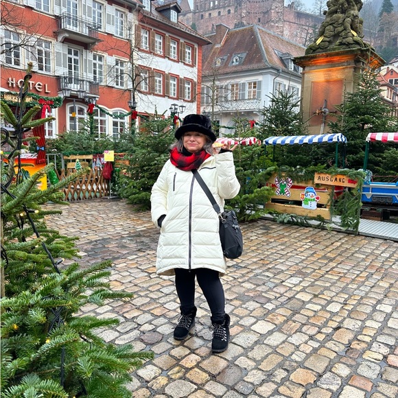 Meet your Posher, Jessica - Picture 4 of 4